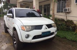 MITSUBISHI Strada 2007 model 4x4 MT FOR SALE