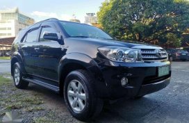 2011 Toyota Fortuner G GAS automatic 1st owned top condition 
