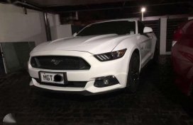 2016 Ford Mustang fresh like brandnew !! 