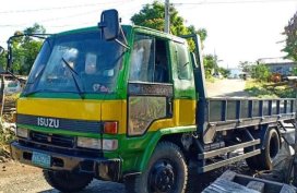 Isuzu Forward 2006 Model FOR SALE