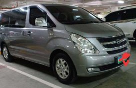 SELLING HYUNDAI Starex crdi automatic 2001
