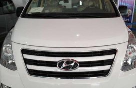 Hyunda Grand Starex 2.5L Swivel 10Seater 2019