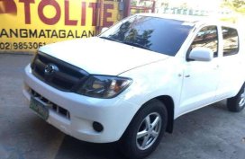 Toyota Hilux j manual 2005mdl FOR SALE