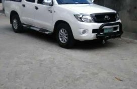 TOYOTA Hilux 2010 diesel manual very good condition