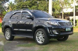 2012 TOYOTA Fortuner 2.5 diesel automatic 4X2. 