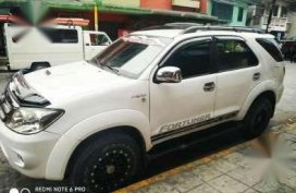 RUSH Toyota Fortuner V LOADED 2006 model.