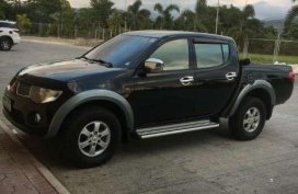 SELLING MITSUBISHI Strada 2009 GLX, Diesel