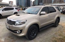 2015 TOYOTA Fortuner V AT VNT Diesel Leather Top of the Line Fresh GPS