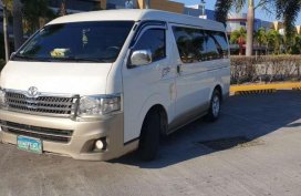 Toyota Hiace Super Grandia Two Tone 2013 Automatic