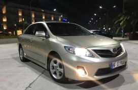 Toyota Corolla Altis 2.0V 2012 for sale