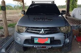 Mitsubishi Strada 2010 for sale