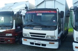 Selling Like New Van Isuzu Forward Diesel Manual in Talavera