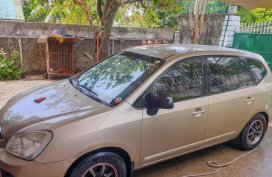 Like new Kia Carens for sale