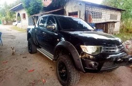 Selling 2nd Hand (Used) Mitsubishi Strada 2013 Manual Diesel in San Fernando