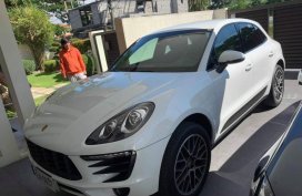 Selling 2nd Hand (Used) Porsche Macan 2015 at 19000 in Quezon City
