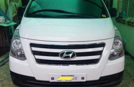 Selling Hyundai Grand Starex 2018 Manual Diesel in Navotas