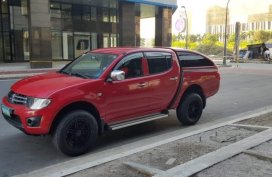 Selling 2nd Hand Mitsubishi Strada 2012 Manual Diesel