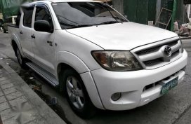 Selling Toyota Hilux 2006 Manual Diesel in San Mateo