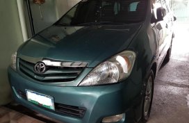 Selling 2nd Hand 2010 Toyota Innova at 70000 km in Bacoor