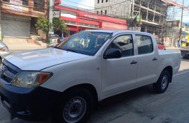 Selling Toyota Hilux 2005 Manual Diesel in Bocaue