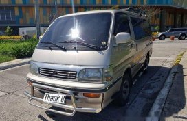 Selling Beige Toyota Hiace 1994