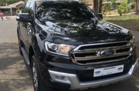 Selling Black Ford Everest 2016 Automatic Diesel in Las Piñas