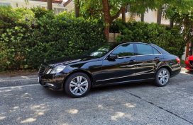 Sell Black 2009 Mercedes-Benz 300 at 30000 km in Quezon City