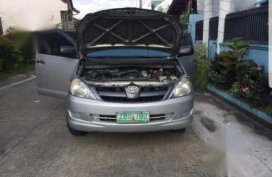 Selling 2nd Hand Toyota Innova 2005 Manual Gasoline at 40094 km in Dasmariñas