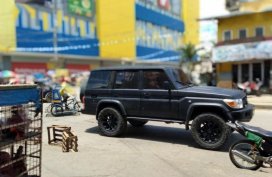 Selling Toyota Landcruiser Prado 2011 at 30000 km in Oton