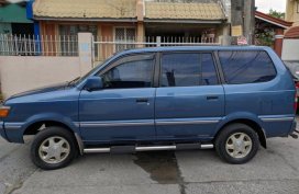 Selling 2nd Hand Toyota Revo 2000 in Makati