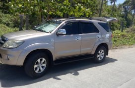 Selling 2nd Hand Toyota Fortuner 2006 Automatic Gasoline at 100000 km in Guinobatan