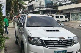 Selling White Toyota Hilux 2013 Automatic Diesel at 55000 km in Cebu City