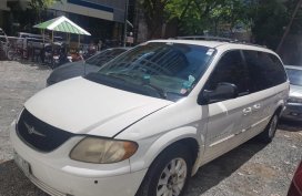 Selling 2nd Hand Chrysler Town And Country 2001 at 52000 km in Makati
