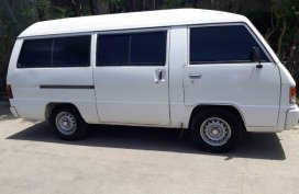 Selling Mitsubishi L300 2005 Van Manual Diesel in Las Piñas