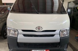 Selling White Toyota Hiace 2017 Van in Quezon City
