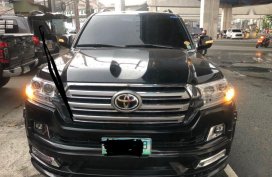 Selling 2nd Hand Toyota Land Cruiser 2012 in Pasig