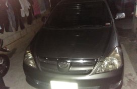 Selling Used Toyota Innova 2006 in Quezon City