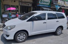 Selling Used Toyota Innova 2014 in Tagaytay
