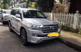 Selling Toyota Land Cruiser 2018 Automatic Diesel in Pasig