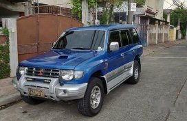 Selling Blue Mitsubishi Pajero 2000 Automatic Diesel in Marikina