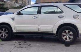 Selling White Toyota Fortuner 2007 at 105000 km in Quezon City
