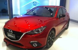 Used Mazda 3 2015 at 10000 km for sale