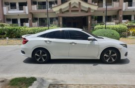 Selling White Honda Civic 2016 in Metro Manila 