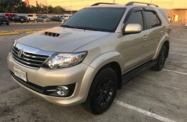 Selling 2nd Hand Toyota Fortuner 2015 Manual Diesel at 30153 km in Santiago