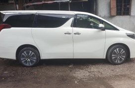 Selling Brand New 2019 Toyota Alphard in Quezon City 