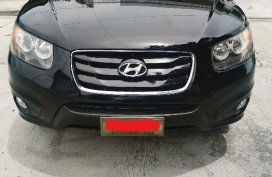 Selling Black Hyundai Santa Fe 2010 in Manila