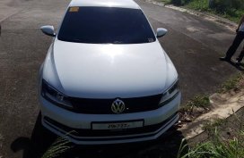 2nd Hand Volkswagen Jetta 2016 at 30000 km for sale