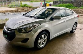 Selling Hyundai Elantra 2013 Manual Gasoline in Santa Rosa