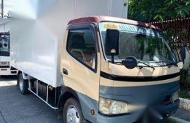 Isuzu Elf 2006 Van Manual Diesel for sale in Pasig