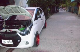 Selling Brand New Hyundai Eon 2014 in Calamba